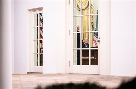 Trump skončil opuštěný a naštvaný. Jaké jsou jeho plány na poslední dny v Bílém domě? Donald Trump před odjezdem do Georgie. | na serveru Lidovky.cz | aktuální zprávy