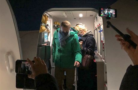 Ruská policie při pasové kontrole zatkla Alexeje Navalného, který se poprvé od srpnové otravy vrátil do země Alexej Navalnyj přiletěl do Moskvy, nakonec přistál na jiném letišti, než se... | na serveru Lidovky.cz | aktuální zprávy