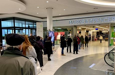 Češi berou prodejny Marks & Spencer poslední dny před jejich uzavřením útokem. | na serveru Lidovky.cz | aktuální zprávy Češi berou prodejny Marks & Spencer poslední dny před jejich uzavřením útokem. | na serveru Lidovky.cz | aktuální zprávy