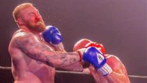 Björnsson v exhibičním zápase s Wardem. | na serveru Lidovky.cz | aktuální zprávy