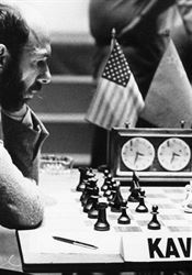 Odešel básník šachu. Zemřel Lubomír Kaválek, který hrál šachy proti Havlovi, Karpovovi i Kasparovovi Lubomír Kaválek při partii v roce 1980 proti Karpovovi. | na serveru Lidovky.cz | aktuální zprávy