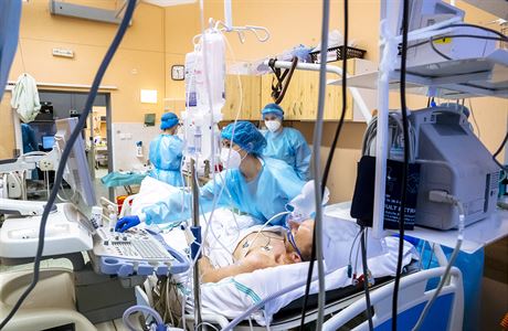 V Pardubickém kraji vyhlásili stav hromadného postižení osob, lůžka intenzivní péče došla Kromě pacientů na kyslíku tu funguje i JIP kovidové oddělení, které pojme šest... | na serveru Lidovky.cz | aktuální zprávy