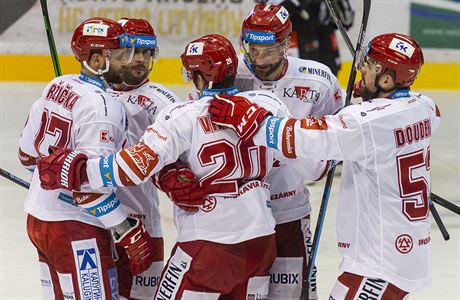 Hráči Třince se radují z gólu. | na serveru Lidovky.cz | aktuální zprávy Hráči Třince se radují z gólu. | na serveru Lidovky.cz | aktuální zprávy