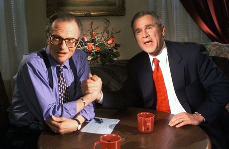 Republikánský kandidát na prezidenta Texaský guvernér George W. Bush vtipkuje s... | na serveru Lidovky.cz | aktuální zprávy Republikánský kandidát na prezidenta Texaský guvernér George W. Bush vtipkuje s... | na serveru Lidovky.cz | aktuální zprávy