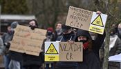 Dvě stovky lidí demonstrovaly za vyšetření otravy Bečvy. Vadí jim ‚neprofesionální přístup‘ inspekce V centru Valašského Meziříčí se vydaly zhruba dvě stovky lidí na protestní... | na serveru Lidovky.cz | aktuální zprávy