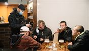 Policie v sobotu kontrolovala více než 30 otevřených restaurací, o trestech rozhodnou správní orgány Policie při sobotní akci iniciativy Chcípl PES kontrolovala více než 30... | na serveru Lidovky.cz | aktuální zprávy