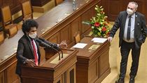 ‚Sobecký idiot.‘ Poslanec Volný vystoupil ve sněmovně bez roušky, vysloužil si kritiku od Feriho Poslanec Dominik Feri (TOP 09) na schůzii Poslanecké sněmovny. | na serveru Lidovky.cz | aktuální zprávy