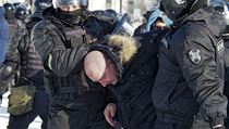 Policie zatýká lidi na demonstracích za Navalného. V Jakutsku se protestovalo v 50stupňovém mrazu Policie zatýká příznivce Navalného. | na serveru Lidovky.cz | aktuální zprávy