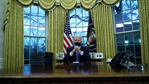 Biden složil slavnostní přísahu na rodinnou bibli a stal se 46. prezidentem USA. Nyní poprvé usedl v Oválné pracovně Prezident Joe Biden je v Oválné pracovně poprvé od složení přísahy, uvedli... | na serveru Lidovky.cz | aktuální zprávy