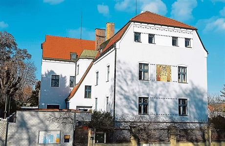 Blaue Villa. Tzv. Modrou vilu v Praze-Holešovicích navrhl Josef Zasche pro... | na serveru Lidovky.cz | aktuální zprávy Blaue Villa. Tzv. Modrou vilu v Praze-Holešovicích navrhl Josef Zasche pro... | na serveru Lidovky.cz | aktuální zprávy