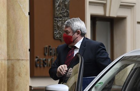 Předseda KSČM Vojtěch Filip dorazil 3. února 2021 do sídla Úřadu vlády ČR v... | na serveru Lidovky.cz | aktuální zprávy