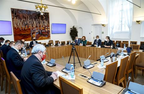 Jednání politických stran o opatřeních proti epidemie covidu-19. Na vzdálenější... | na serveru Lidovky.cz | aktuální zprávy