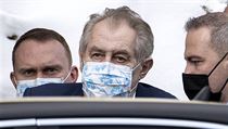 Prezident Miloš Zeman dostal v pátek v Ústřední vojenské nemocnici v Praze... | na serveru Lidovky.cz | aktuální zprávy