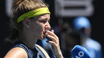Karolína Muchová u mikrofonu po senzačním čtvrtfinále Australian Open. | na serveru Lidovky.cz | aktuální zprávy
