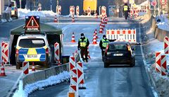 Uzavřená německá hranice na hraničním přechodu Pomezí - Tirchenreuth. Uzavřená německá hranice na hraničním přechodu Pomezí - Tirchenreuth.