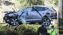Auto Genesis GV80 golfisty Tigera Woodse po těžké nehodě. | na serveru Lidovky.cz | aktuální zprávy