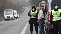 Kontroly mají namátkový charakter. Mezi okresy vytipovala policie asi 500... | na serveru Lidovky.cz | aktuální zprávy