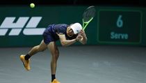 Australan Alex De Minaur dobíhá míček. | na serveru Lidovky.cz | aktuální zprávy