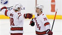 Carolina Hurricanes center Martin Necas (88) is congratulated by center... | na serveru Lidovky.cz | aktuální zprávy