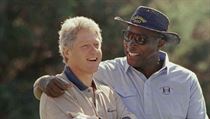 Zemřel Clintonův přítel Vernon Jordan. Bývalému prezidentovi pomáhal zametat i kauzu s Lewinskou Vernon Jordan s Billem Clintonem | na serveru Lidovky.cz | aktuální zprávy