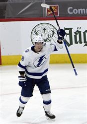V NHL asistovali tři Češi. Marleau vyrovnal rekord Gordieho Howea v počtu odehraných zápasů Už za čtyřicet sekund snížil v přesilové hře Palát střelou z pravého kruhu k... | na serveru Lidovky.cz | aktuální zprávy