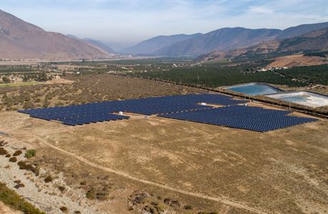 Fotovoltaické elektrárny (ilustrační fotografie) | na serveru Lidovky.cz | aktuální zprávy