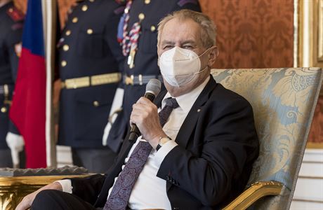 Prezident Zeman na Hradě jmenoval nové generály, mezi nimi i jednu ženu. Koudelka se opět nedočkal Prezident republiky Miloš Zeman | na serveru Lidovky.cz | aktuální zprávy