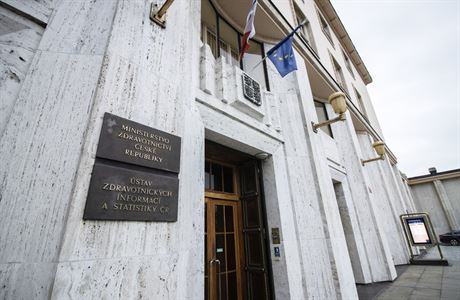 Vchod do budovy ministerstva zdravotnictví. | na serveru Lidovky.cz | aktuální zprávy
