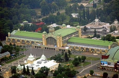 Průmyslový palác v pražské Bubenči (na snímku ještě před požárem s oběma... | na serveru Lidovky.cz | aktuální zprávy Průmyslový palác v pražské Bubenči (na snímku ještě před požárem s oběma... | na serveru Lidovky.cz | aktuální zprávy