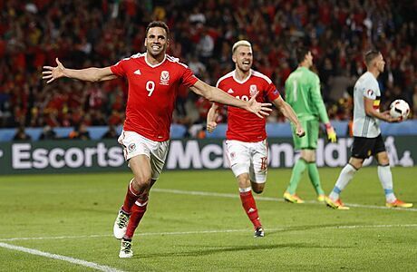 Hal-Robson Kanu slaví branku do sítě Belgie na EURO 2016. | na serveru Lidovky.cz | aktuální zprávy