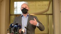 Ministr školství Robert Plaga na tiskové konferenci ohledně maturit. | na serveru Lidovky.cz | aktuální zprávy