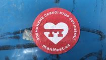 Nálepka webové stránky Manifest.cz propaguje novou politickou stranu Pravá... Nálepka webové stránky Manifest.cz propaguje novou politickou stranu Pravá...