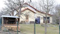 Dům ve Vochově na Plzeňsku, v němž v noci muž zastřelil pravděpodobného... Dům ve Vochově na Plzeňsku, v němž v noci muž zastřelil pravděpodobného...
