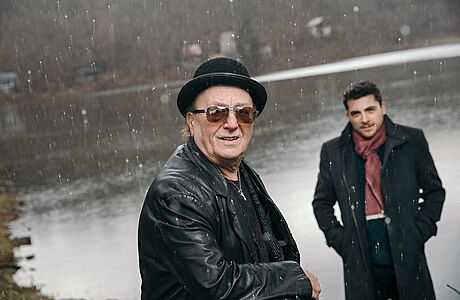 Česká rocková legenda Petr Janda s vnukem Petrem. | na serveru Lidovky.cz | aktuální zprávy