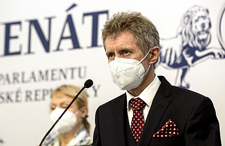 Předseda Senátu Miloš Vystrčil (ODS) na tiskové konferenci. | na serveru Lidovky.cz | aktuální zprávy Předseda Senátu Miloš Vystrčil (ODS) na tiskové konferenci. | na serveru Lidovky.cz | aktuální zprávy