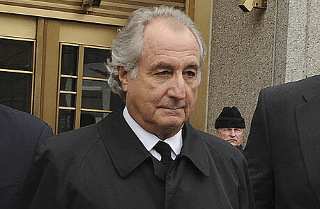 Bernard Madoff na snímku z roku 2009. | na serveru Lidovky.cz | aktuální zprávy Bernard Madoff na snímku z roku 2009. | na serveru Lidovky.cz | aktuální zprávy