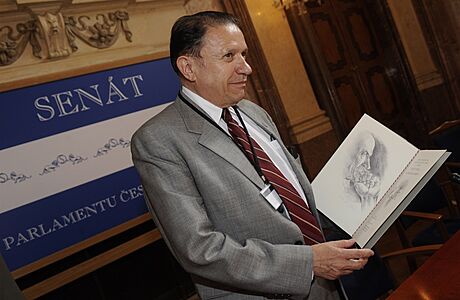 Lékař Karel F. Raška převzal 26. května 2009 v Praze Cenu Společnosti pro vědu... | na serveru Lidovky.cz | aktuální zprávy