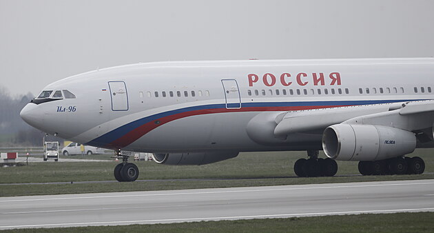 ljušin Il-96 s registrační značkou RA-96017. ljušin Il-96 s registrační značkou RA-96017.
