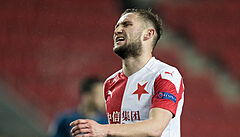 Natvaný útoník Slavie Jan Kuchta.