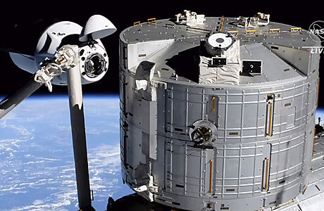 Vesmírná loď Crew Dragon Endeavour společnosti SpaceX dorazila k Mezinárodní... | na serveru Lidovky.cz | aktuální zprávy Vesmírná loď Crew Dragon Endeavour společnosti SpaceX dorazila k Mezinárodní... | na serveru Lidovky.cz | aktuální zprávy