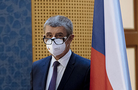 Firma z Babišova svěřenského fondu dostala navzdory stopce dotaci. Úřady tak chtějí otestovat Brusel Premiér Babiš přichází na tiskovou konferenci. | na serveru Lidovky.cz | aktuální zprávy