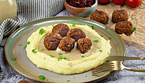 Čočkové kuličky s gravy omáčkou | na serveru Lidovky.cz | aktuální zprávy