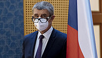Premiér Babiš přichází na tiskovou konferenci. | na serveru Lidovky.cz | aktuální zprávy