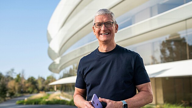 Výkonný ředitel společnosti Apple Tim Cook během představování nových produktů.