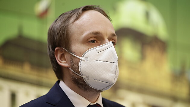 Vládní tisková konference. Ministr zahraničí Jakub Kulhánek.