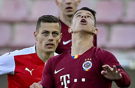 Semifinále MOL Cupu Sparta - Slavia: Zleva Tomáš Holeš ze Slavie a Adam Hložek... | na serveru Lidovky.cz | aktuální zprávy
