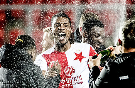 SK Slavia Praha slaví zisk titulu po vítězství s Plzní. | na serveru Lidovky.cz | aktuální zprávy SK Slavia Praha slaví zisk titulu po vítězství s Plzní. | na serveru Lidovky.cz | aktuální zprávy