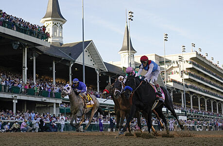 Zaplněné tribuny na Kentucky derby | na serveru Lidovky.cz | aktuální zprávy Zaplněné tribuny na Kentucky derby | na serveru Lidovky.cz | aktuální zprávy