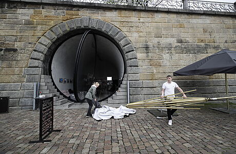 První stupeň povodňového nebezpečí v Praze. Metropole se připravuje na velkou vodu, uzavře náplavky i vrata na Čertovce Praha zavírá náplavky. | na serveru Lidovky.cz | aktuální zprávy