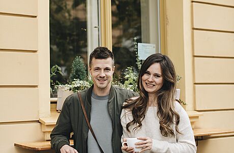 Nová Etapa a legendární loupáky. Bez zkušeností vlétli ze světa foodblogerů do reálné gastronomie I přesto, že je na začátku mnoho lidí od vlastního podniku odrazovalo, manželé... | na serveru Lidovky.cz | aktuální zprávy